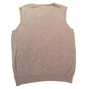 H&M Sweaters - H&M Grey / Gray Sweater Vest - Large H&M Sweaters - H&M Grey / Gray Sweater Vest - Large